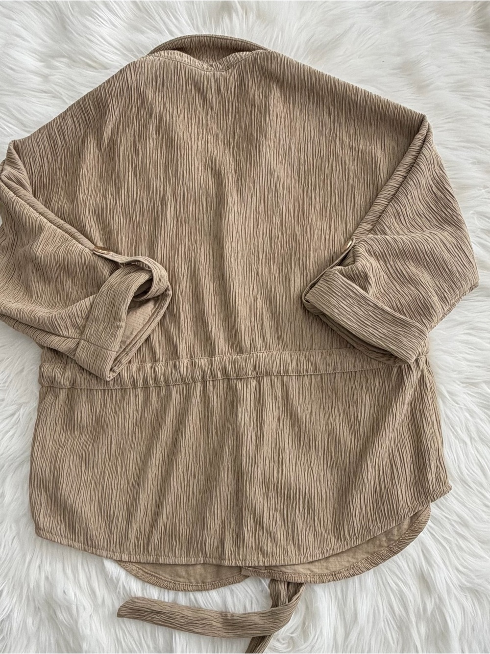 chic Beige Drawstring Button-Front Shirt Jacket - Picture 3 of 6